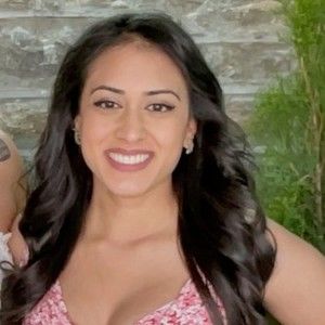 Meet your Posher, Naomi